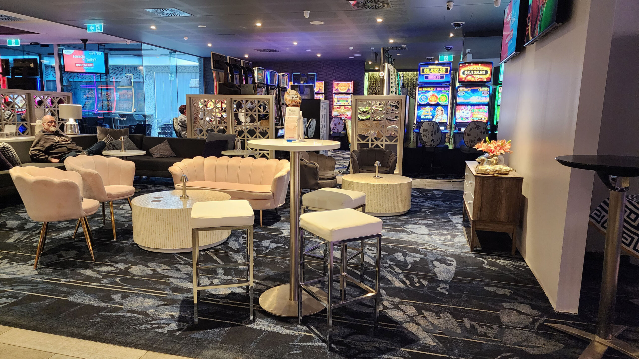 Mint Gaming Lounge gaming machines and atmosphere